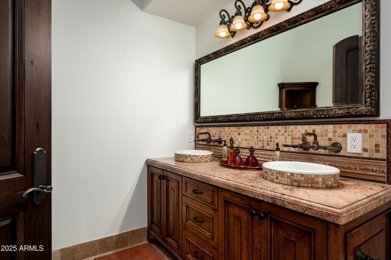 Guest En-Suite Bath