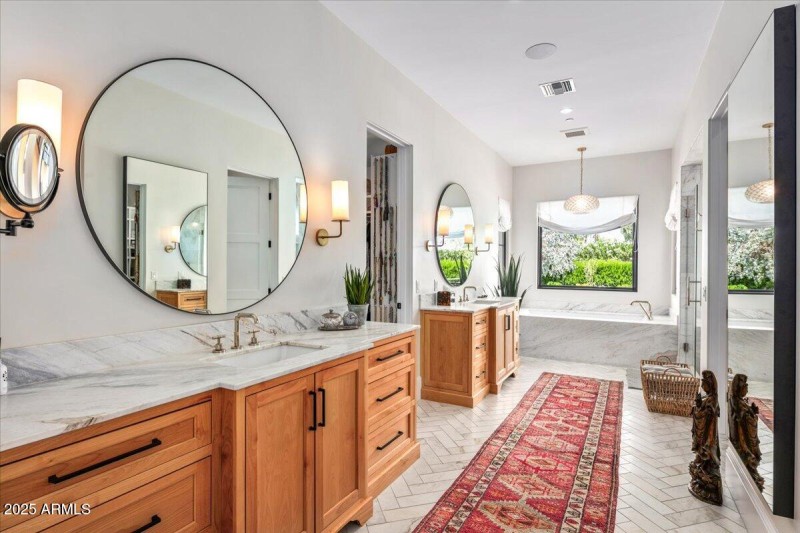 Primary Bath ~ Vanities