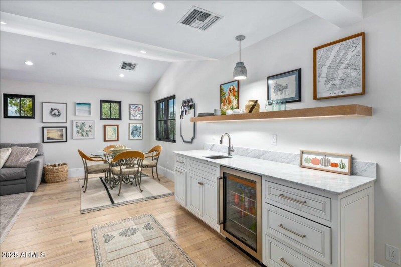 Upstairs Guest Suite ~ Kitchenette