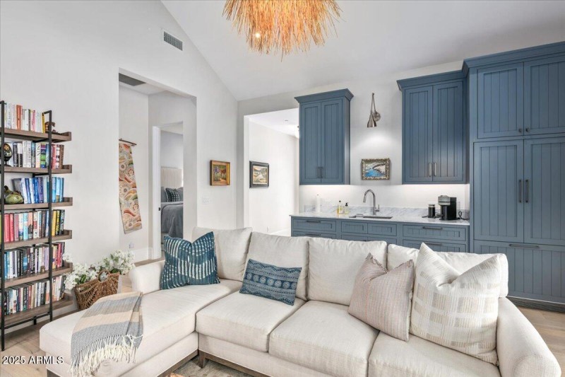 Guest House Living & Kitchenette