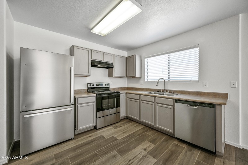 11-225EGS-ocupix-9-10