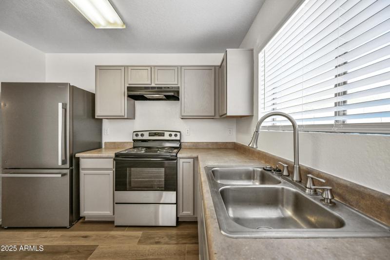 12-225EGS-ocupix-9-10