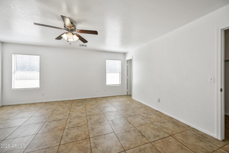 16-225EGS-ocupix-9-10