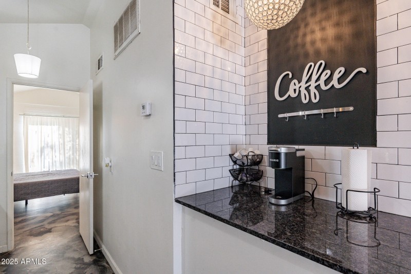 17-web-or-mls-College-17