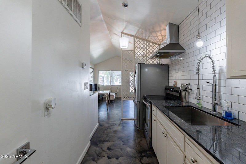 19-web-or-mls-College-19