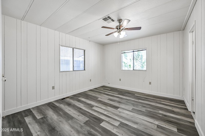 18-11411N91A221-ocupix