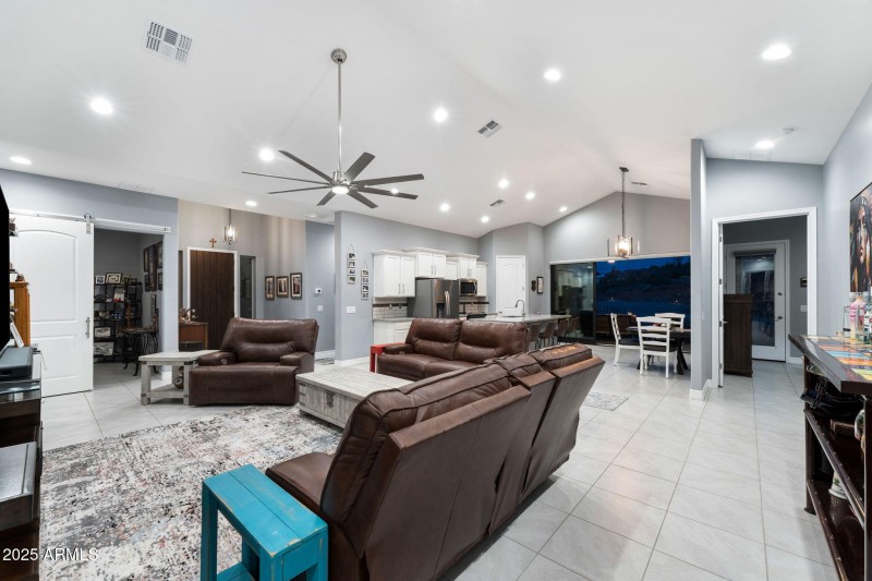 021__3350 N Val Vista Rd