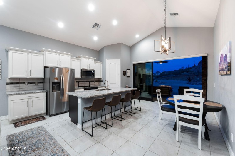024__3350 N Val Vista Rd