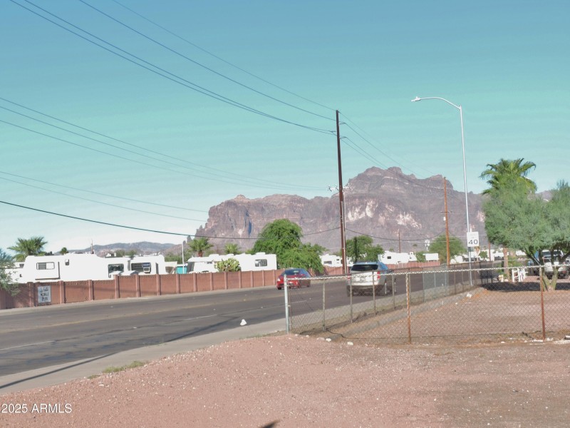 764 N Thunderbird DR 002