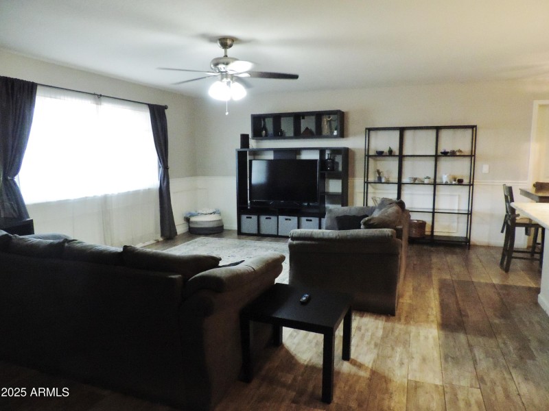 764 N Thunderbird DR 005