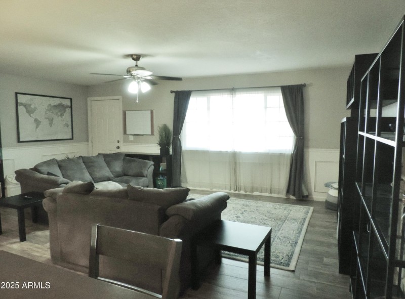 764 N Thunderbird DR 008