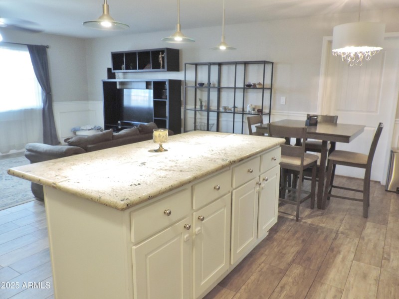 764 N Thunderbird DR 019