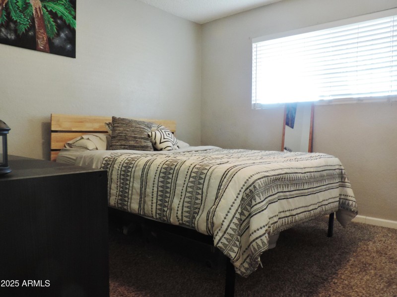 764 N Thunderbird DR 032