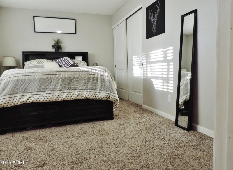 764 N Thunderbird DR 043