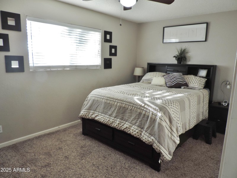 764 N Thunderbird DR 044