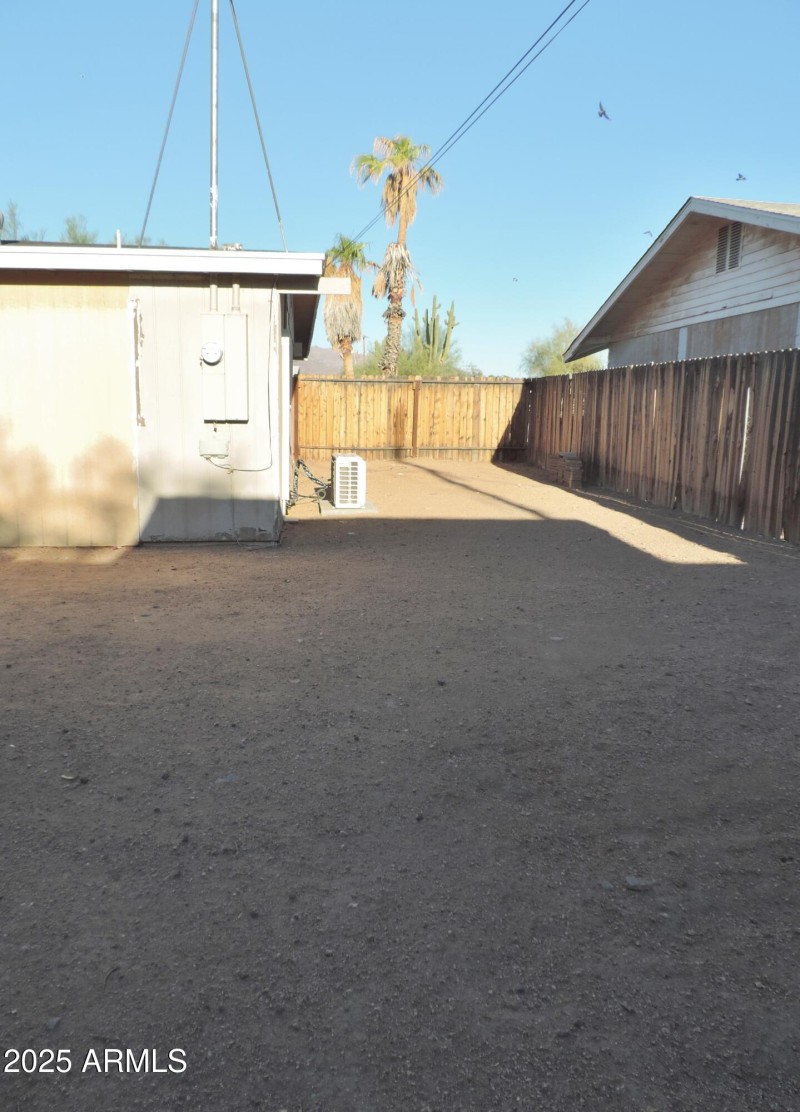 764 N Thunderbird DR 054