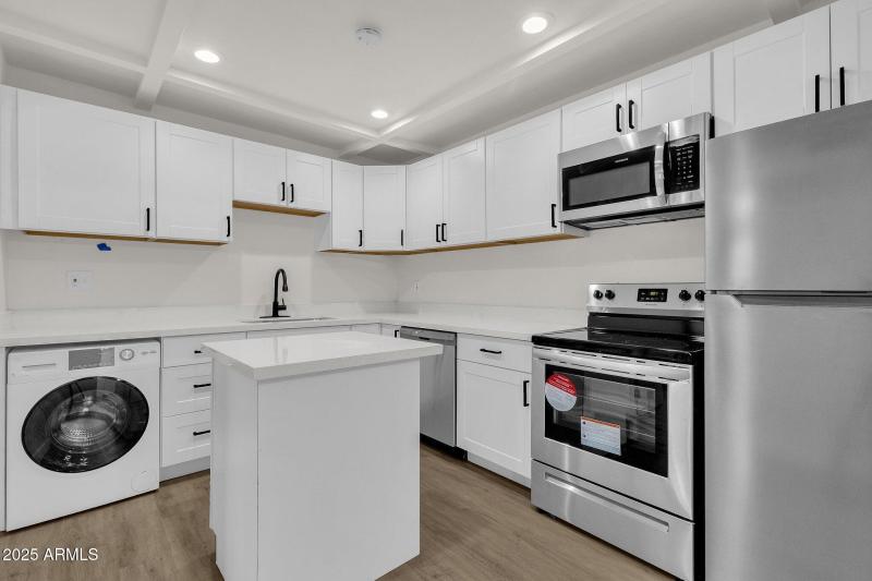 12-web-or-mls-325-n-17th-dr-a-b-c