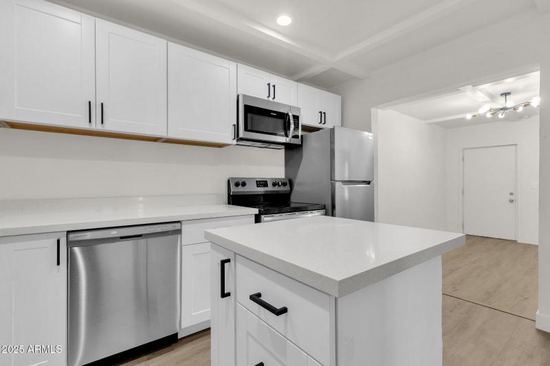 14-web-or-mls-325-n-17th-dr-a-b-c