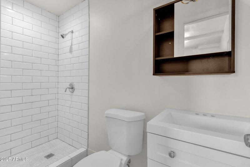 26-web-or-mls-325-n-17th-dr-a-b-c