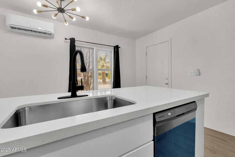 33-web-or-mls-325-n-17th-dr-a-b-c