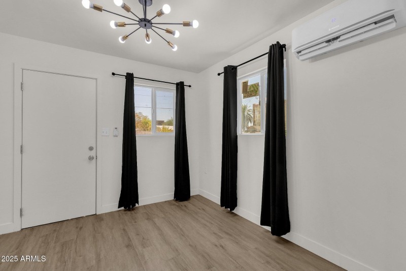 51-web-or-mls-325-n-17th-dr-a-b-c