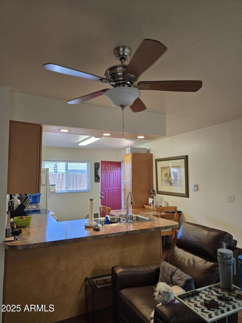 U4 Kitchen 3