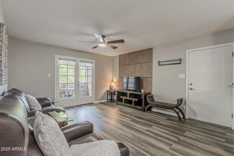 10-web-or-mls-78th St-4