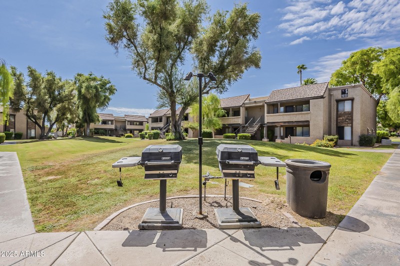 49-web-or-mls-78th St-43