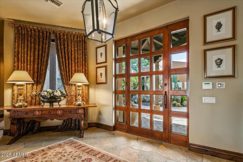 Foyer Details