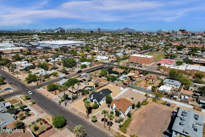 64-web-or-mls-329-n-17th-dr