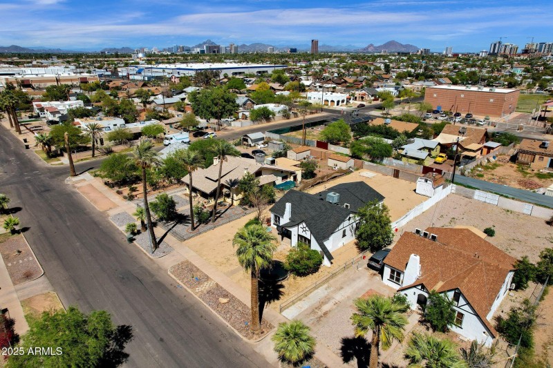 72-web-or-mls-329-n-17th-dr