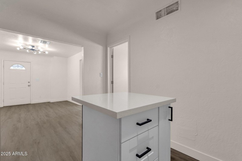18-web-or-mls-329-n-17th-dr