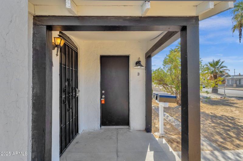 24-web-or-mls-329-n-17th-dr
