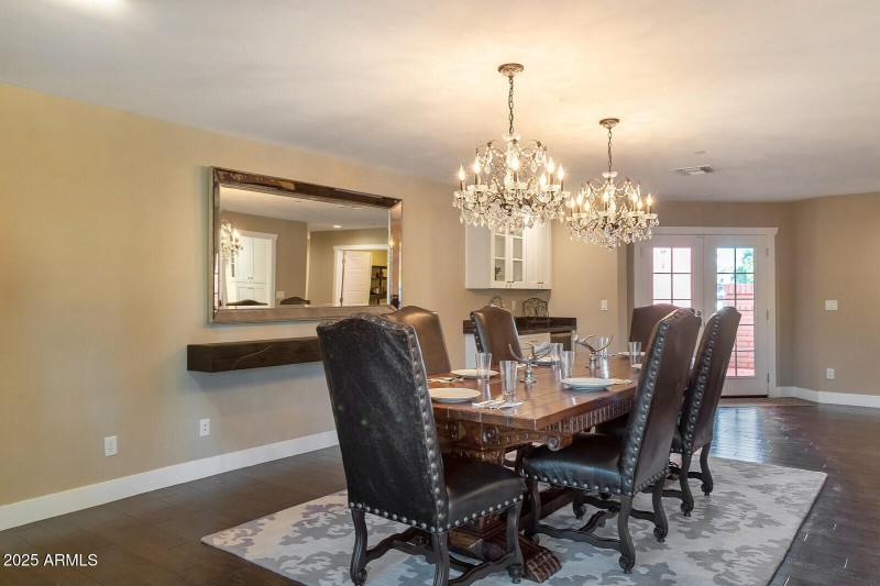 21_12140_N_76th_Ct__21_mls