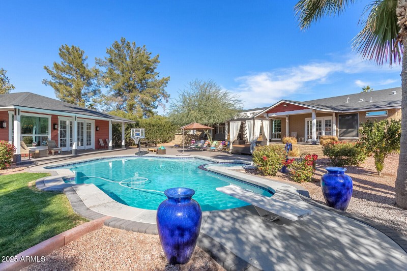 75_12140_N_76th_Ct__75_mls