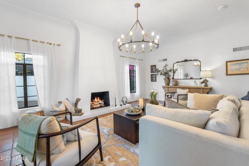 016_Living Room
