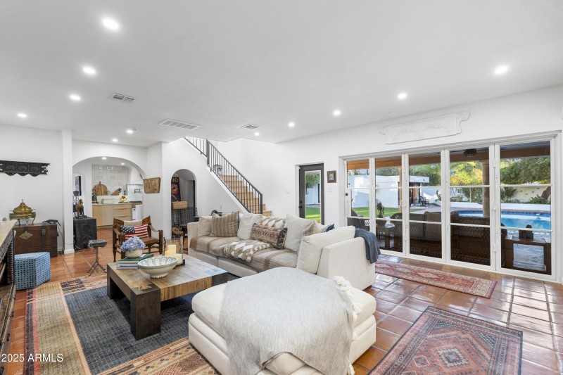 030_Family Room