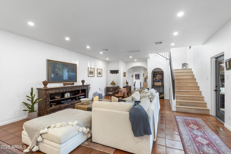 031_Family Room