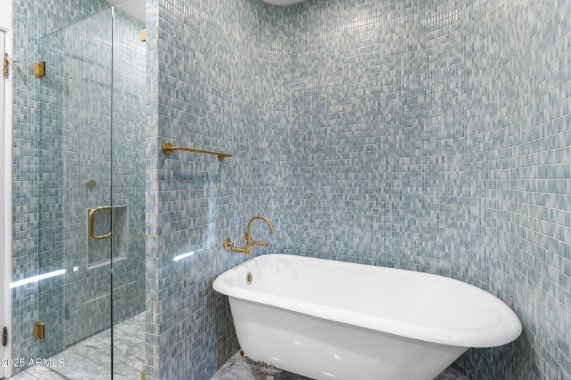 042_Bathroom