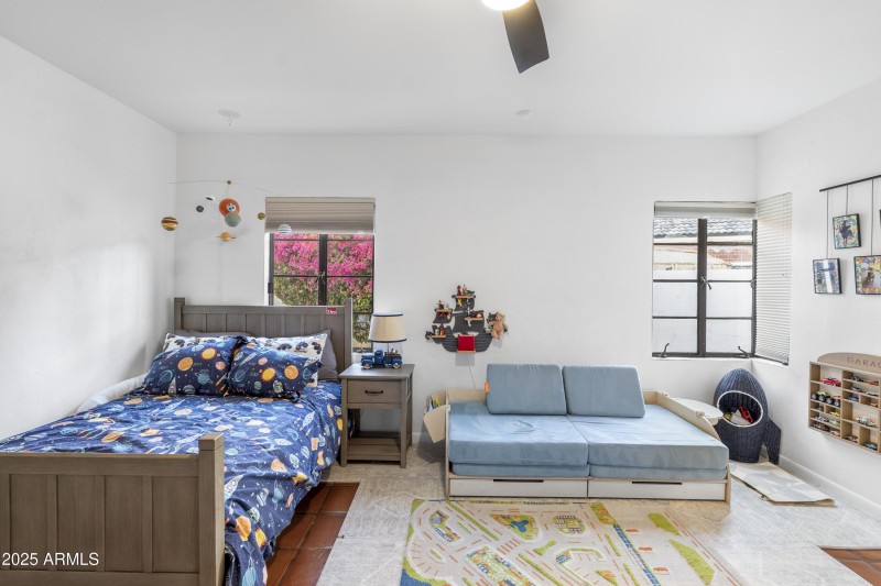 043_Bedroom