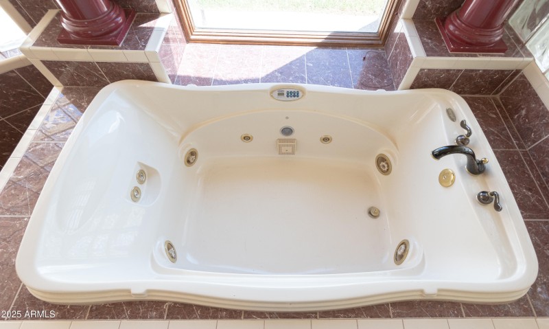 Oversized Jetted Tub