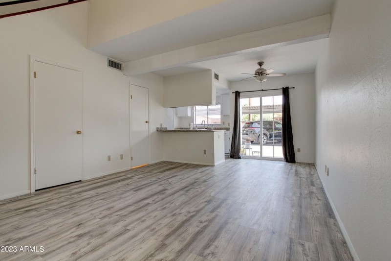 2215 W Agusta ave phx 103-10