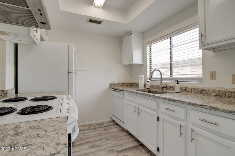 2215 W Agusta ave phx 103-13