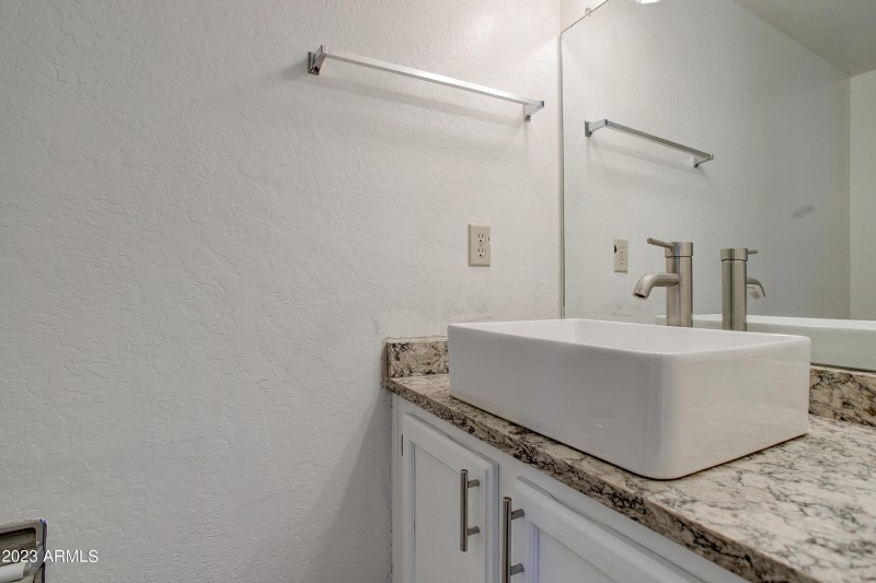 2215 W Agusta ave phx 103-17