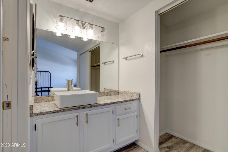 2215 W Agusta ave phx 103-24