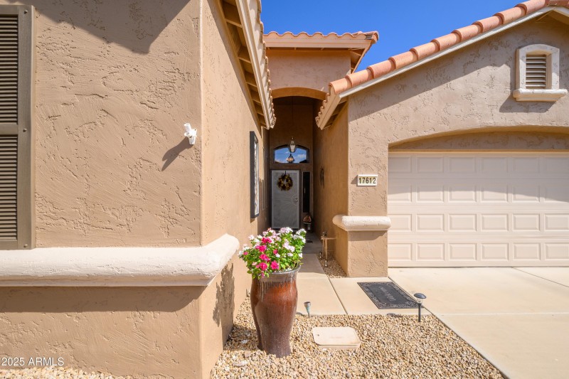 pic-6 Ingleside Dr Front