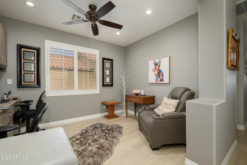 pic-23 Ingleside Den