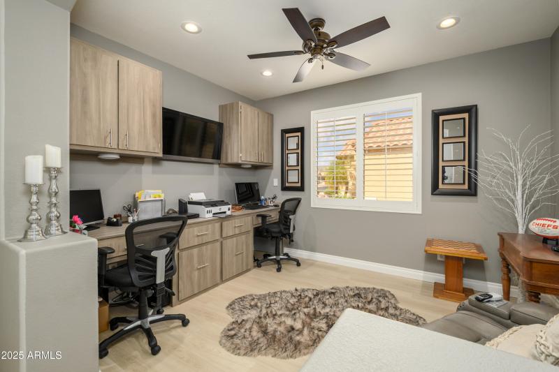 pic-24 Ingleside Den