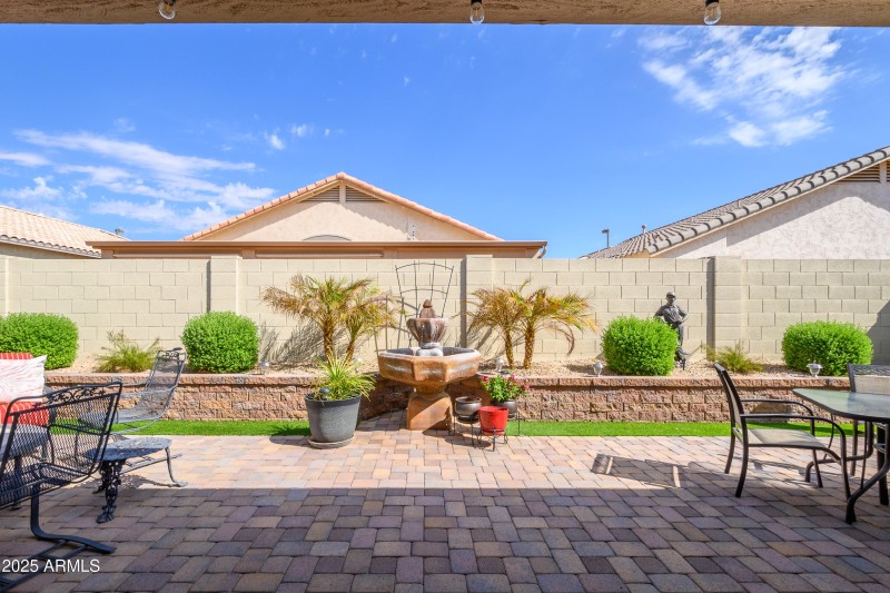 pic-33 Ingleside backyard