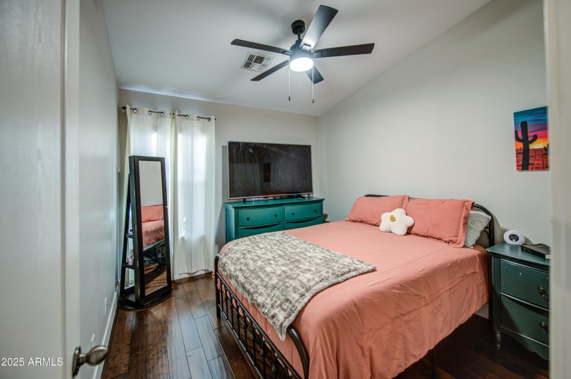 Bedroom 2-pic 1